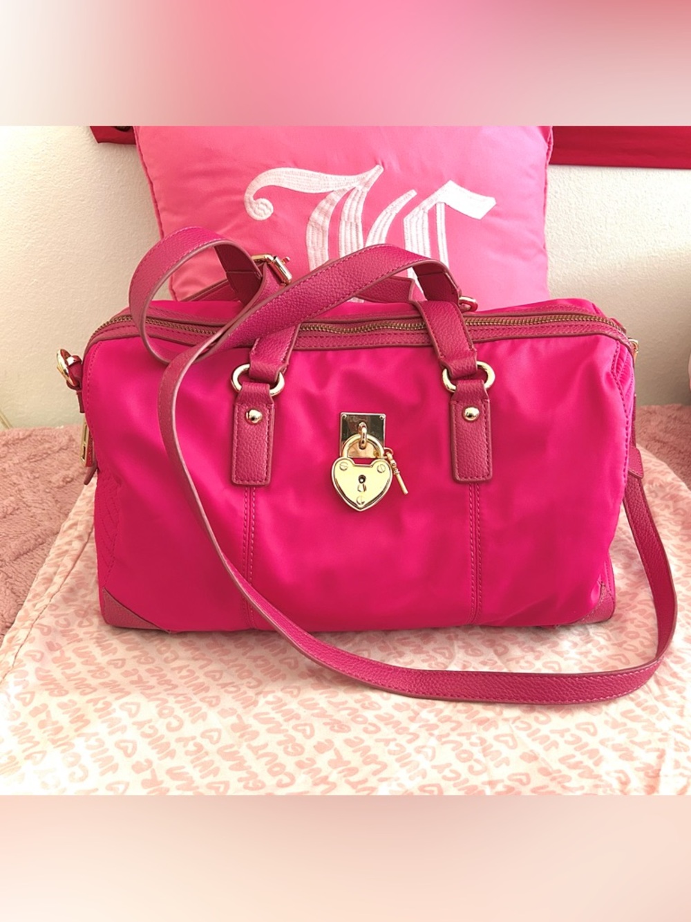 Malibu Pink Juicy Couture mini  we shi de duffle bag.